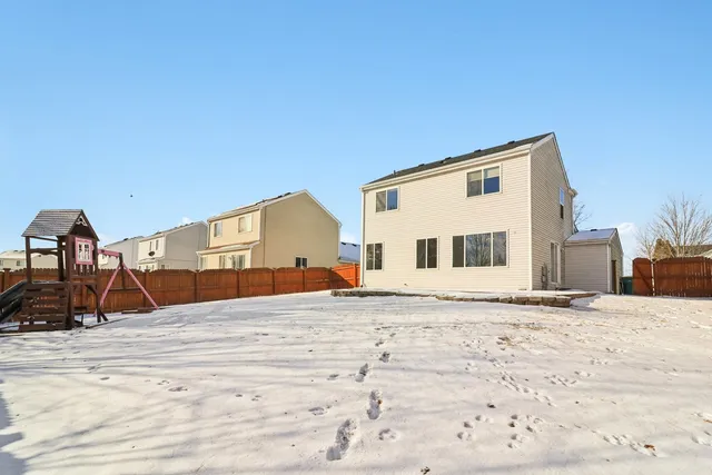 $330,000 | 914 Greenleaf Drive, Joliet, IL 60436