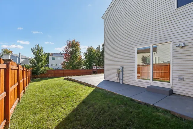 $330,000 | 914 Greenleaf Drive, Joliet, IL 60436