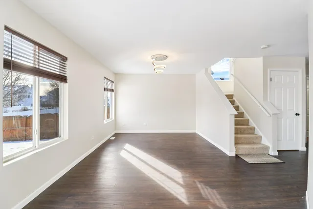 $330,000 | 914 Greenleaf Drive, Joliet, IL 60436