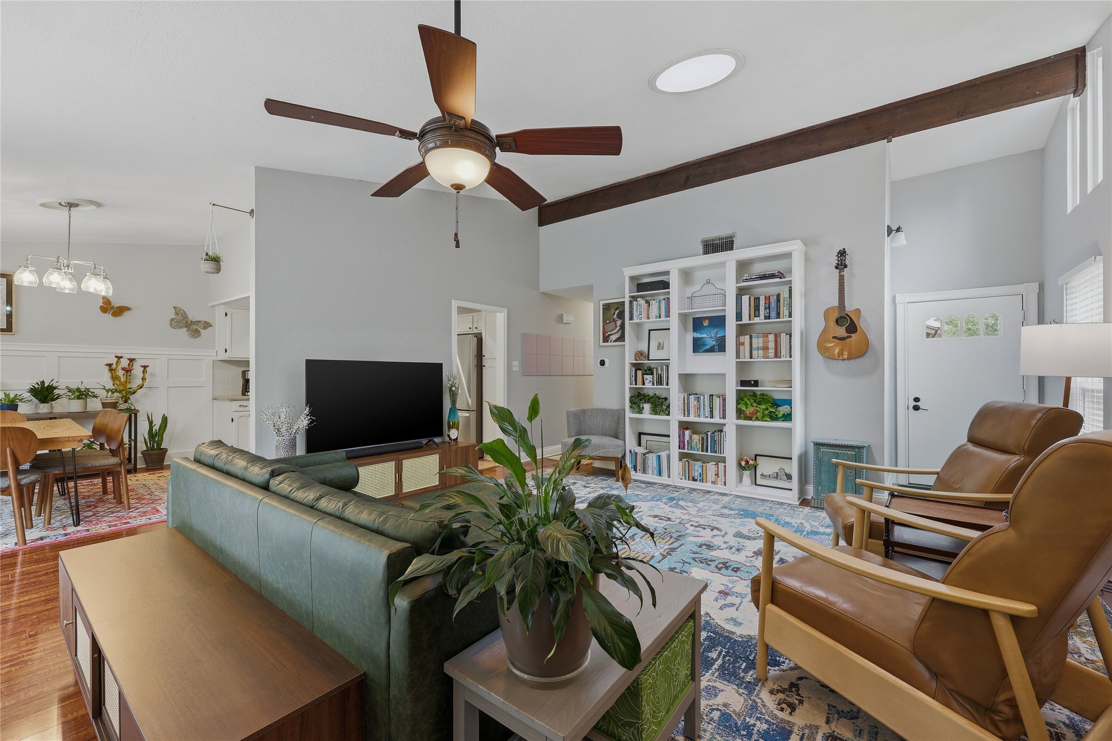 7516 Hemingway Street Austin, TX 78752 - Photo 4 of 34