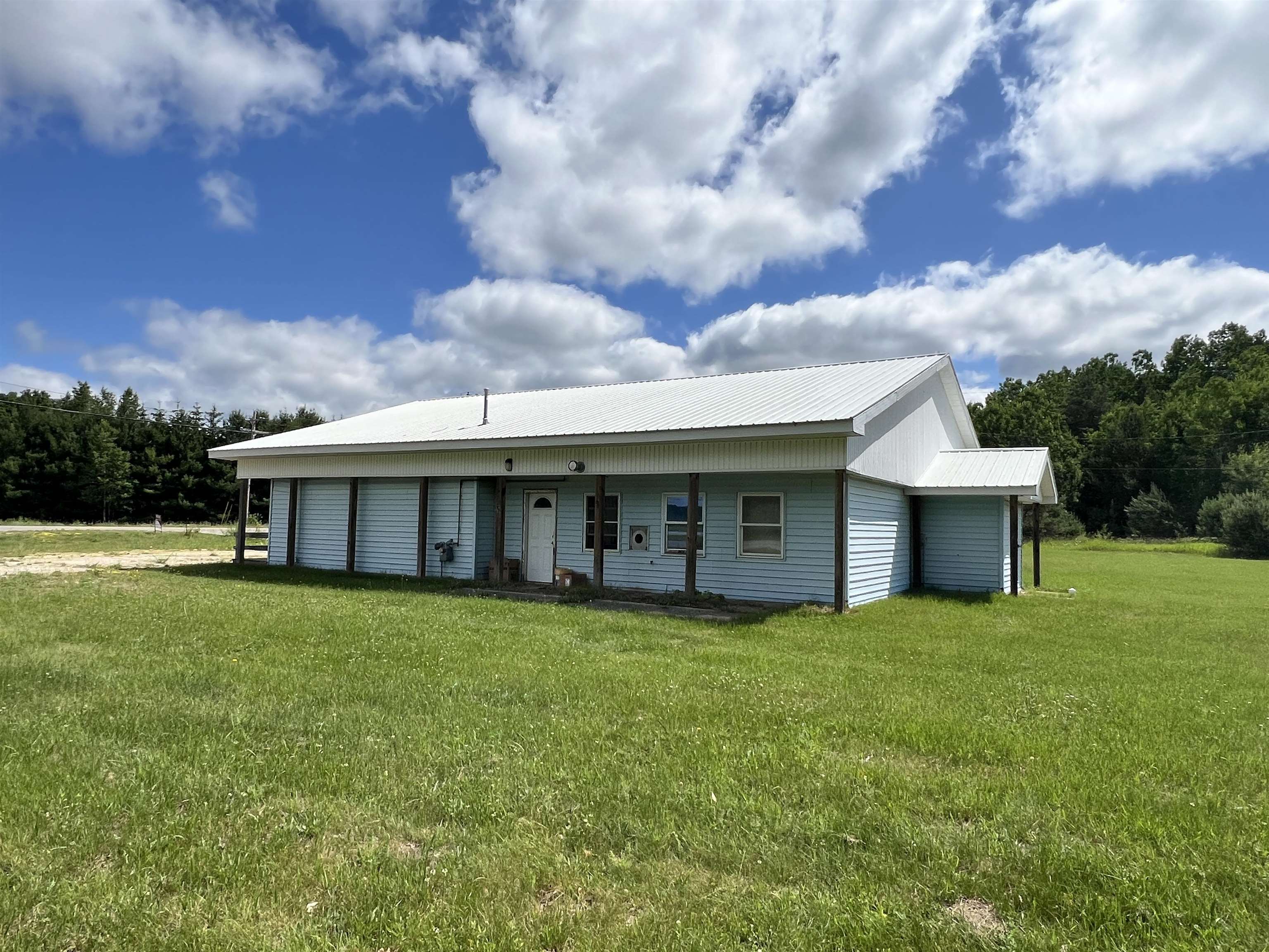 6020 East 34 Road Cadillac, MI 49601 - Photo 3 of 21 1942417-85a6128e-0c19-4f40-9a1c-d1759373932c.JPG
