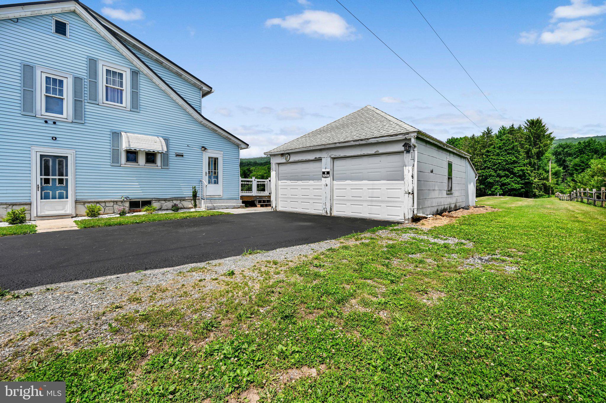 947 Deep Creek Road Ashland, PA 17921 - Photo 32 of 43 Garage