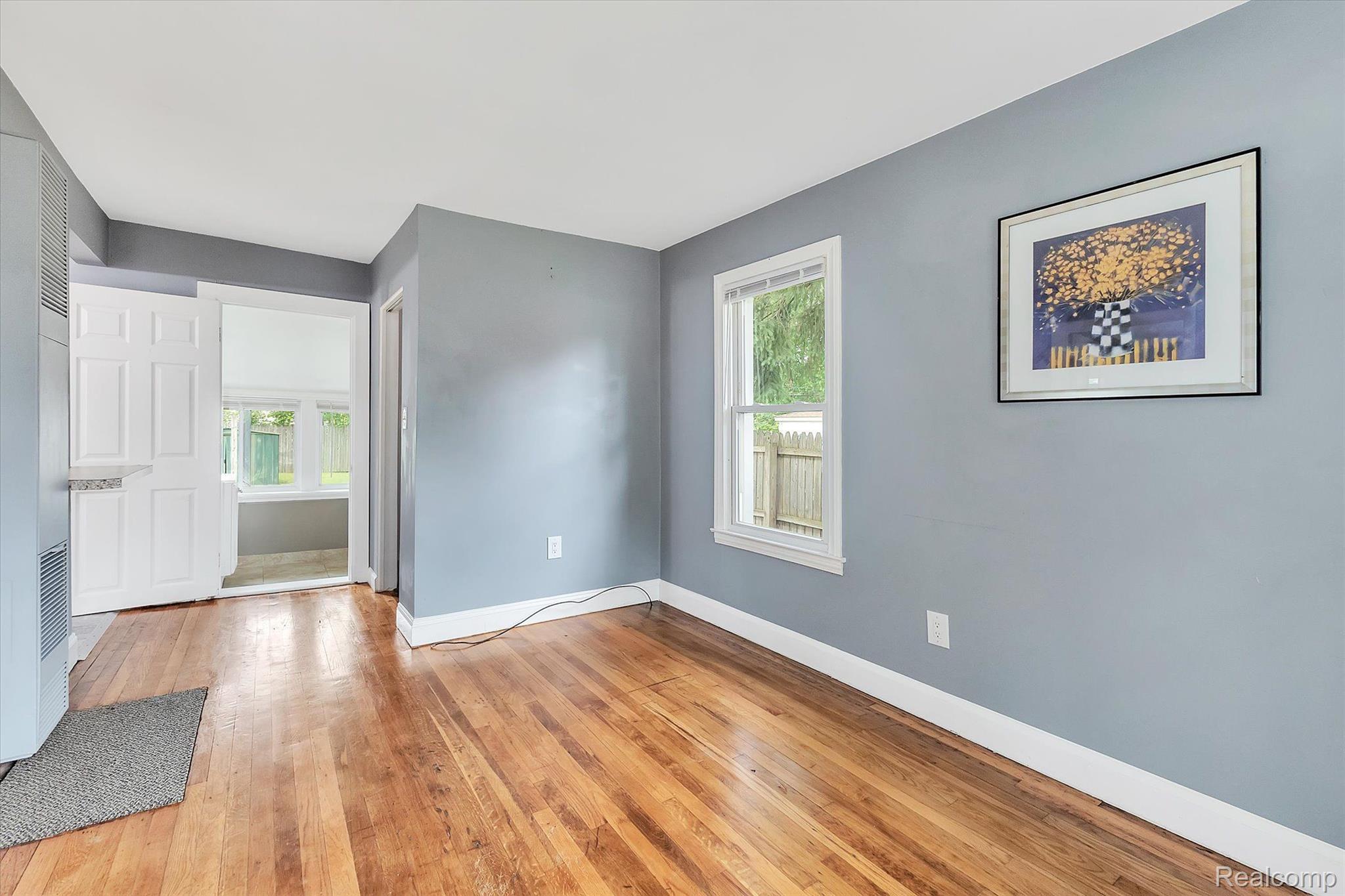 7239 Stephens Road Center Line, MI 48015 - Photo 9 of 25