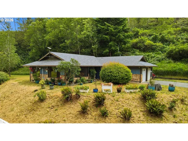 $585,000 | 93266 Beaver Creek Lane, Coos Bay, OR 97420