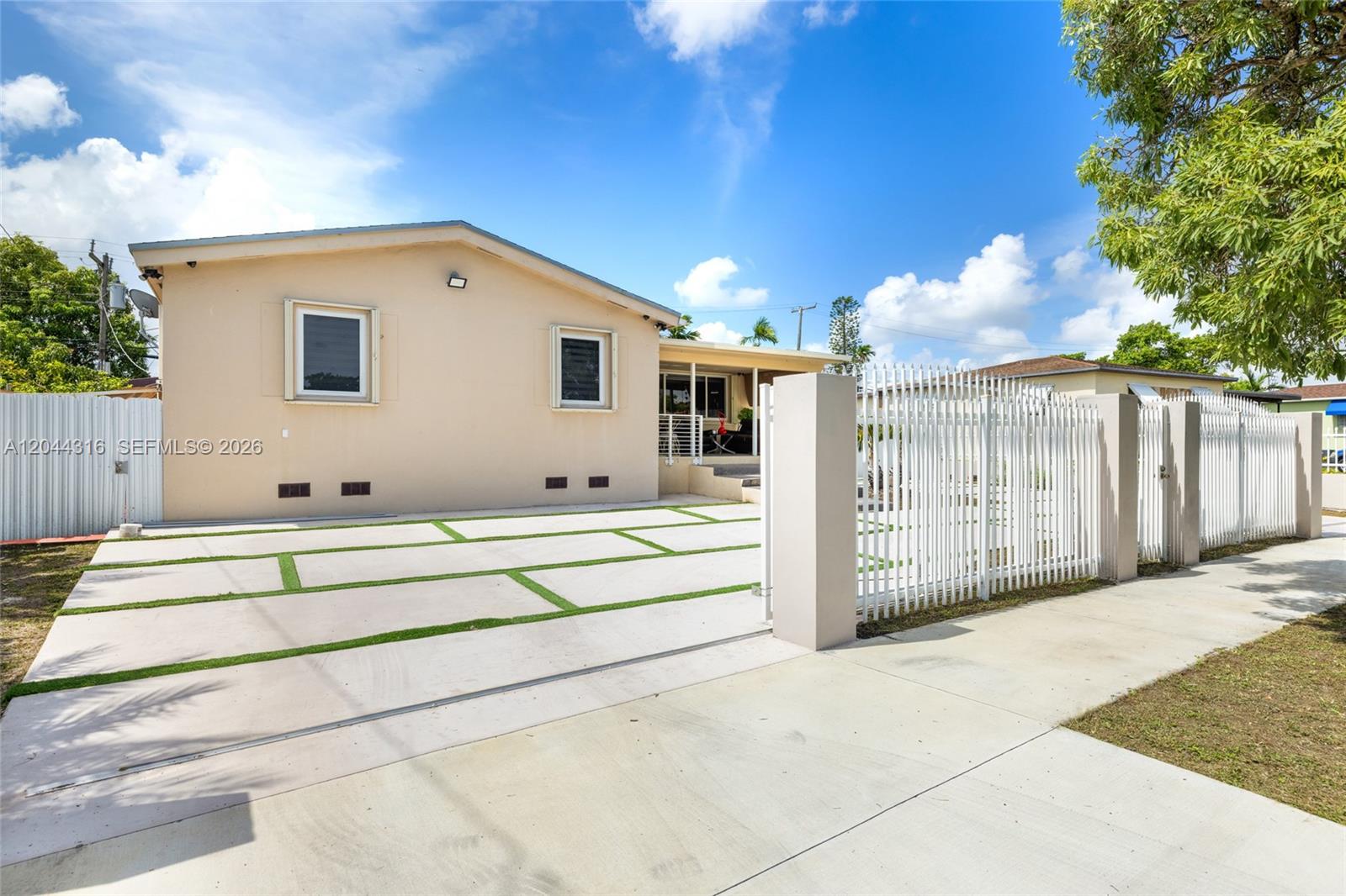 8330 Southwest 25th Street Miami, FL 33155 - Photo 3 of 28
