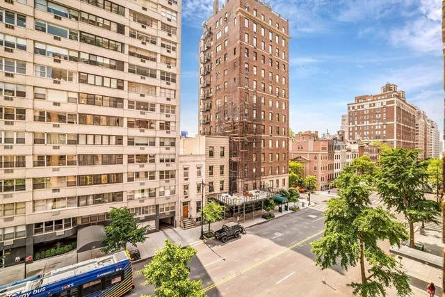 $1,190,000 | 40 Sutton Place, Unit 5AJ | Sutton Place