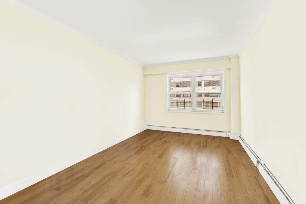 40 Sutton Place, Unit 5AJ Manhattan, NY 10022 - Photo 7 of 13