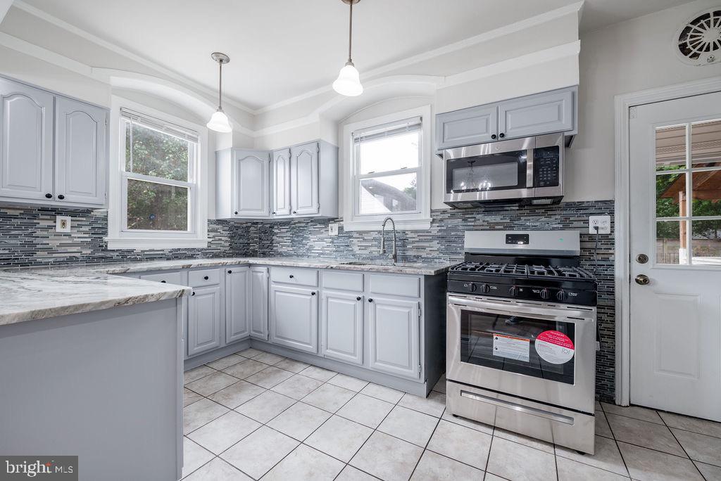 4807 Rittenhouse Street Riverdale, MD 20737 - Photo 6 of 29 Gallery Image 6