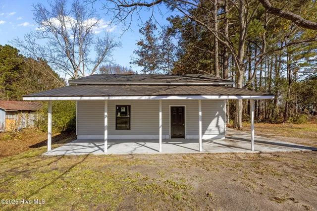 $205,000 | 359 Highway 307, Bayboro, NC 28515