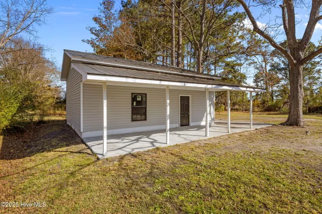 $205,000 | 359 Highway 307, Bayboro, NC 28515