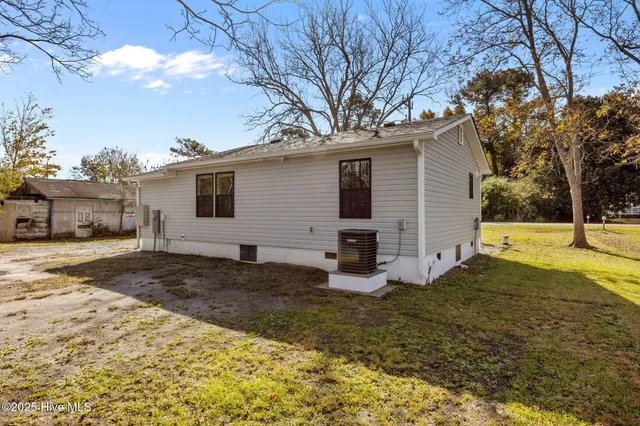 $205,000 | 359 Highway 307, Bayboro, NC 28515