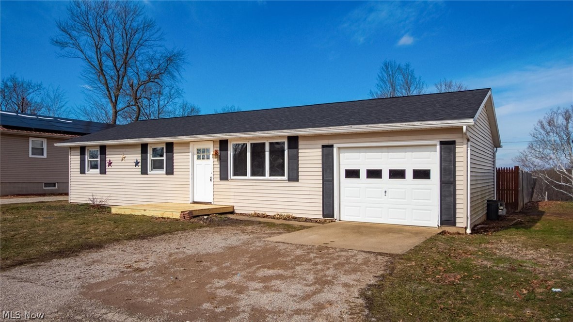 96 Summit Street Roseville, OH 43777 - Photo 2 of 29