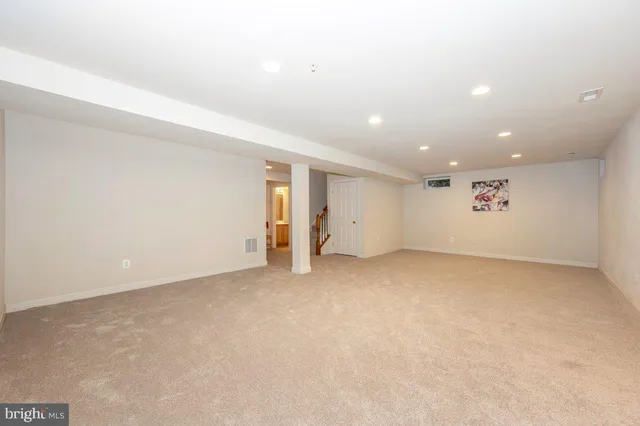 an empty room with an empty space