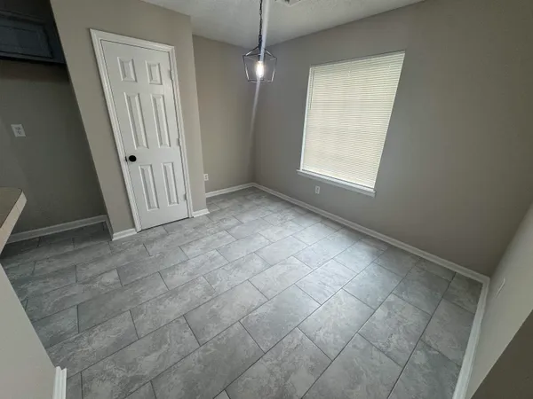 $1,750 | 5457 Sundale Way South, Memphis, TN 38135