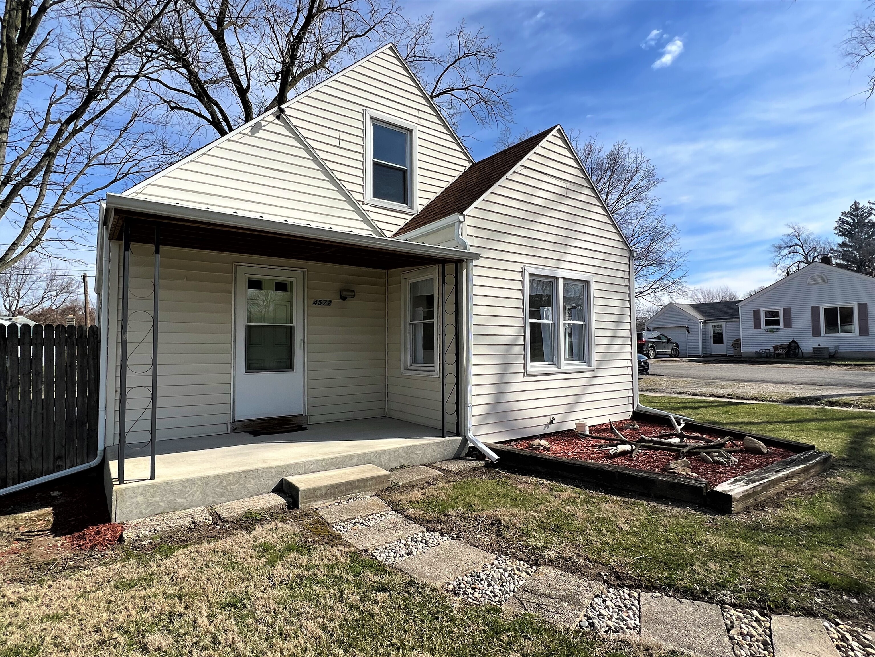 4572 Brookville Road Indianapolis, IN 46201 - Photo 1 of 19 Gallery Image 1