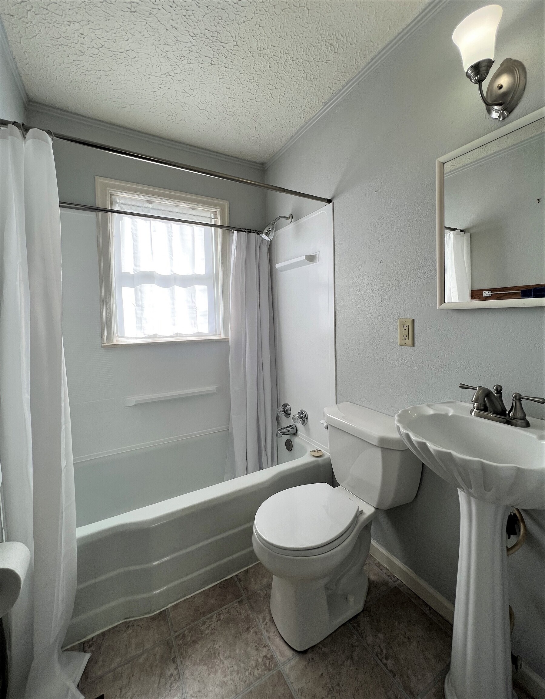 4572 Brookville Road Indianapolis, IN 46201 - Photo 13 of 19 Gallery Image 13