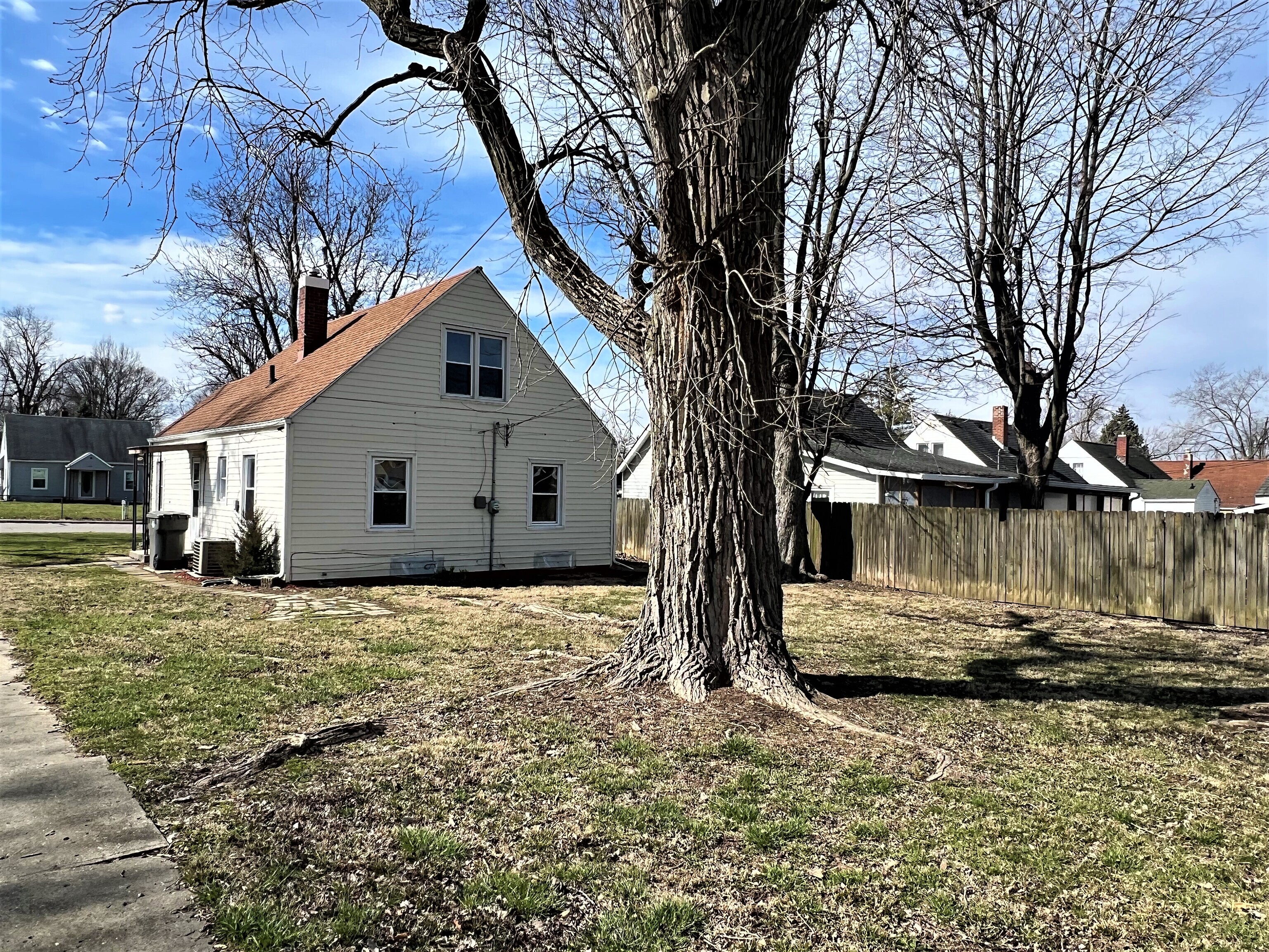 4572 Brookville Road Indianapolis, IN 46201 - Photo 17 of 19 Gallery Image 17