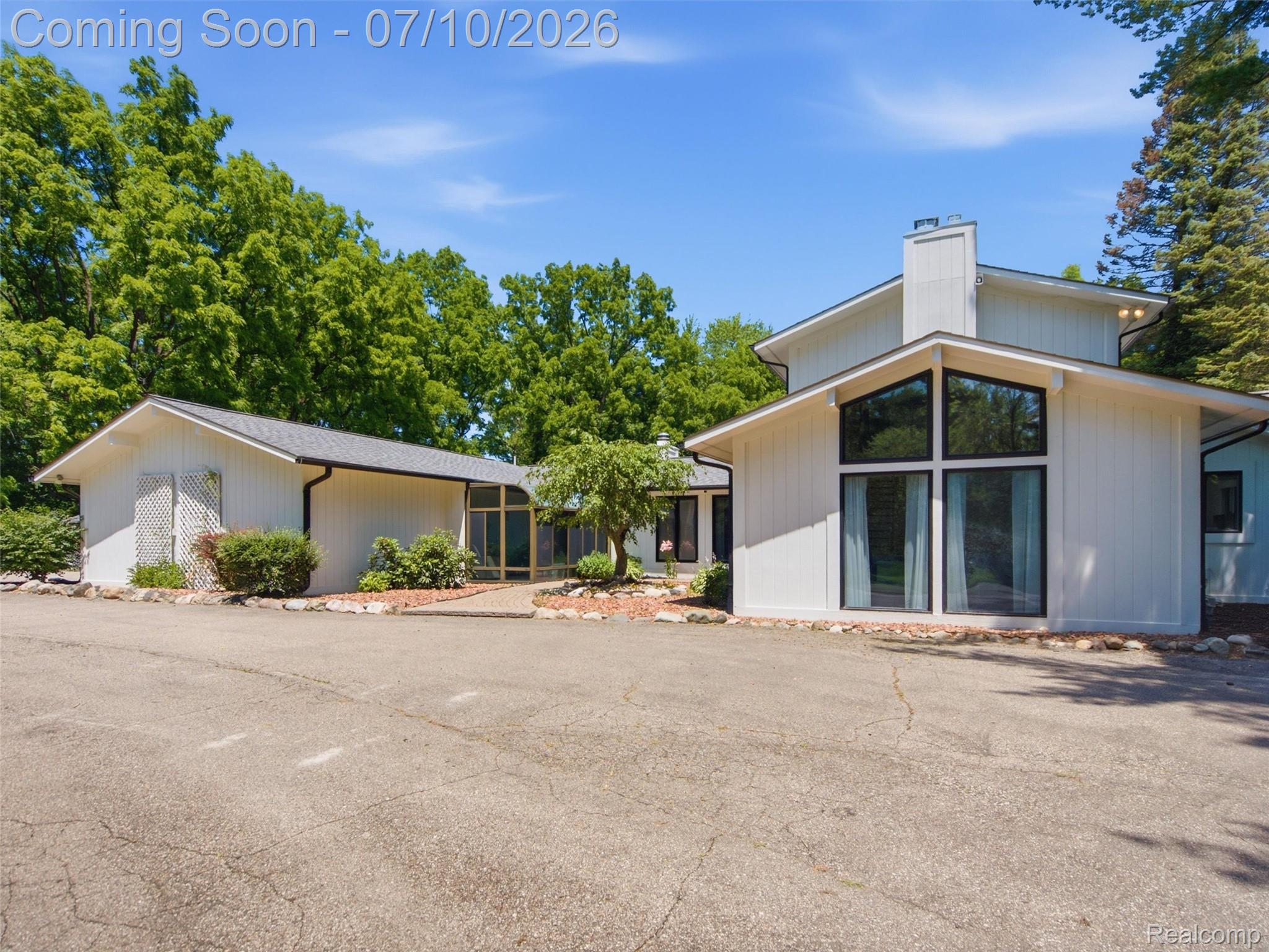 670 West Snell Road Rochester, MI 48306 - Photo 74 of 76 081-DSC09446.jpg