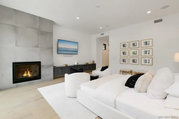 $3,649,000 | 121 Avenida Esperanza, Encinitas, CA 92024