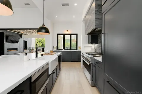 $3,649,000 | 121 Avenida Esperanza, Encinitas, CA 92024