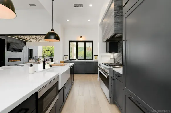 $3,649,000 | 121 Avenida Esperanza, Encinitas, CA 92024