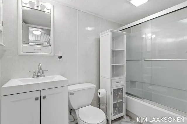 $399,000 | 897 32nd Street, Holland, MI 49423