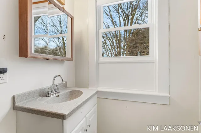 $399,000 | 897 32nd Street, Holland, MI 49423