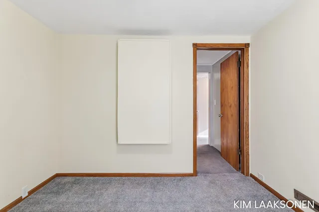 $399,000 | 897 32nd Street, Holland, MI 49423