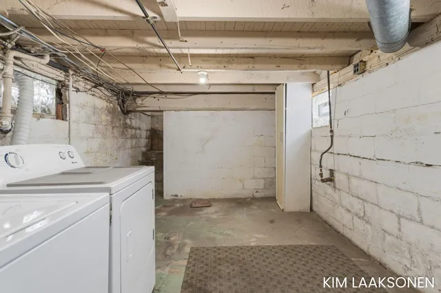 $399,000 | 897 32nd Street, Holland, MI 49423