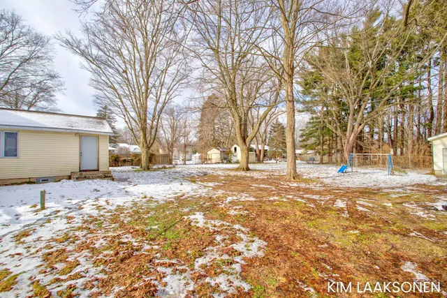 $399,000 | 897 32nd Street, Holland, MI 49423