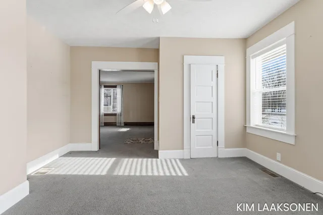 $399,000 | 897 32nd Street, Holland, MI 49423