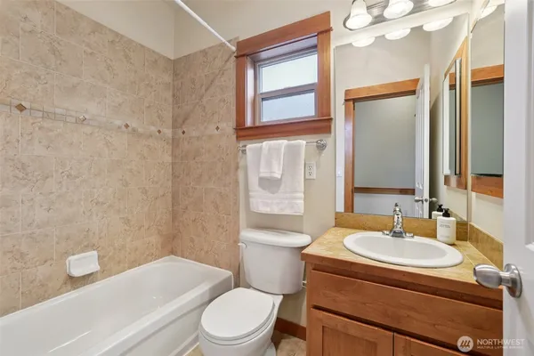 $499,999 | 9047 17th Avenue Southwest, Unit A, Seattle, WA 98106