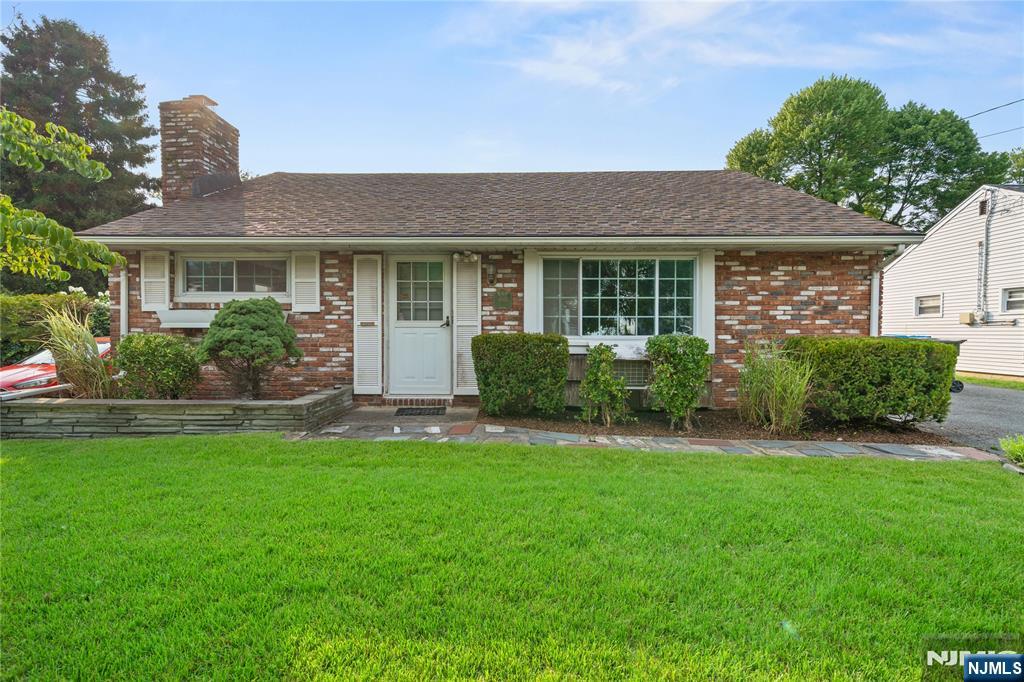 498 Riverside Terrace Rutherford, NJ 07070 - Photo 1 of 21 Gallery Image 1