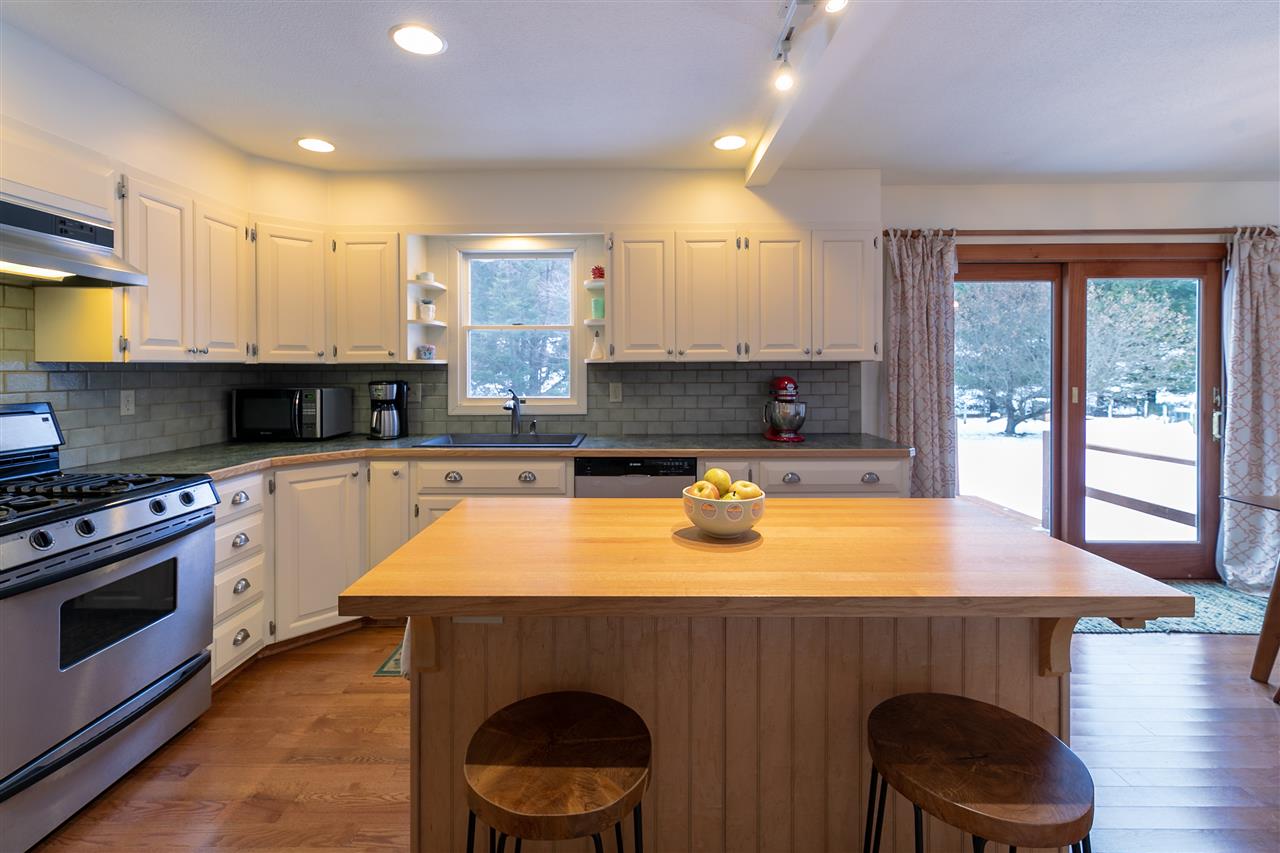 1849 Latham Road Thetford, VT 05043 - Photo 2 of 23 Gallery Image 2