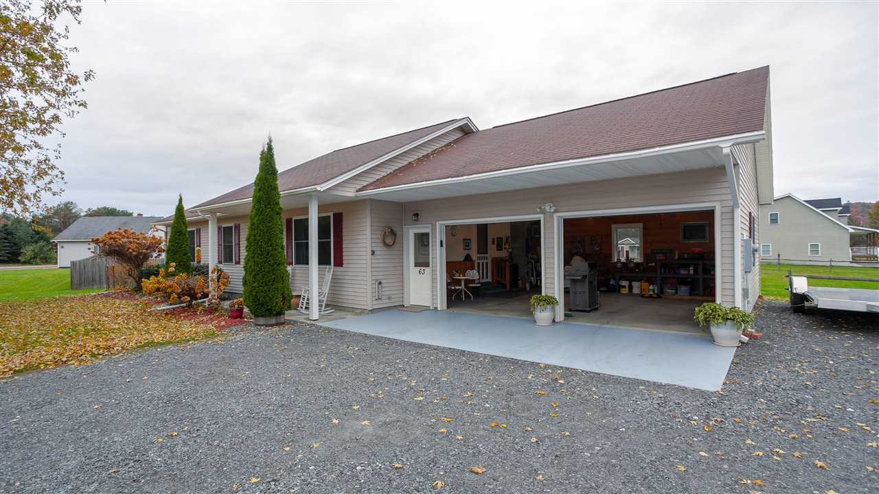 63 Dearborn Circle Walpole, NH 03608 - Photo 2 of 31