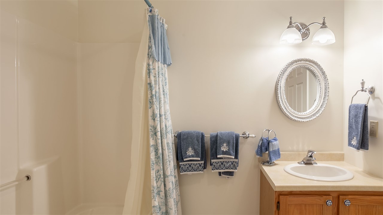 63 Dearborn Circle Walpole, NH 03608 - Photo 16 of 31
