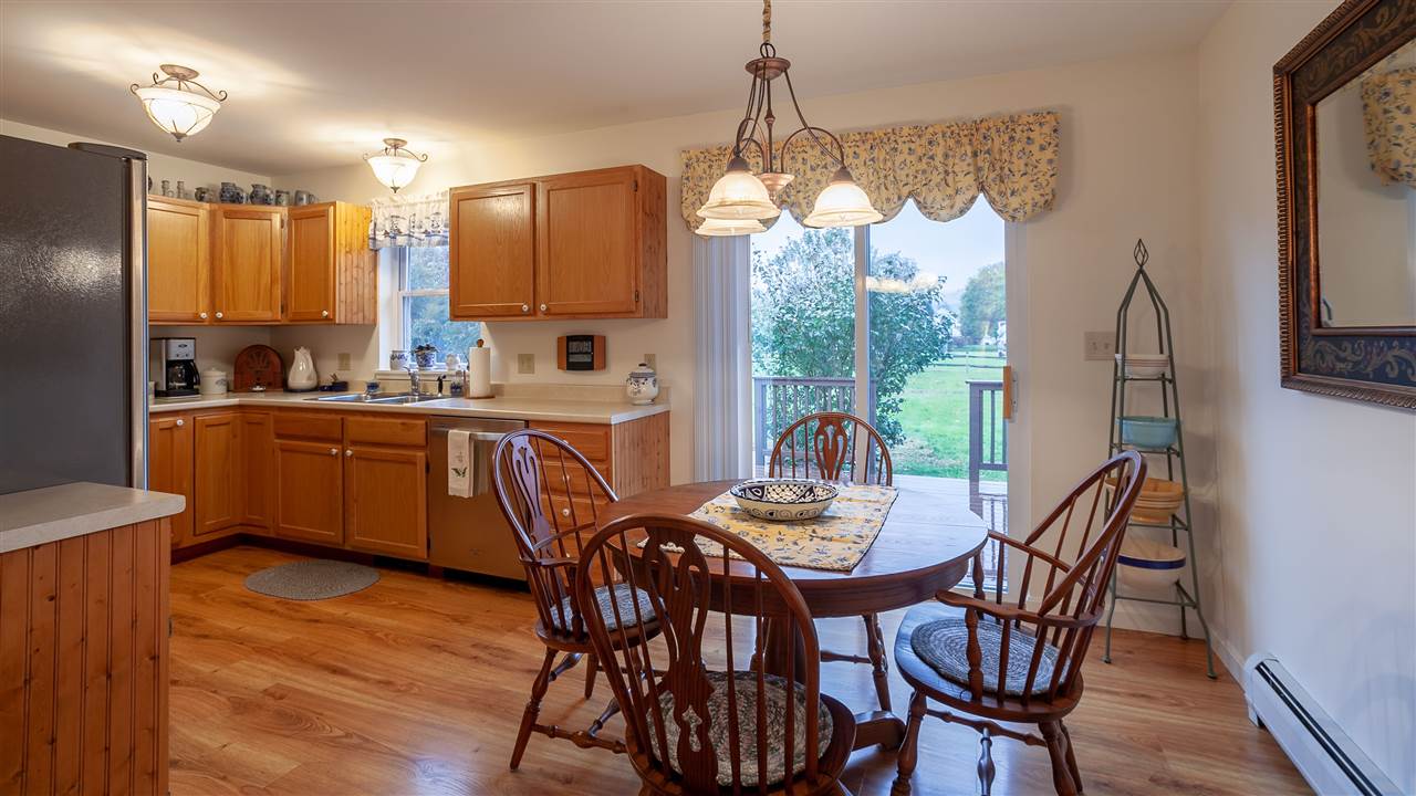 63 Dearborn Circle Walpole, NH 03608 - Photo 4 of 31