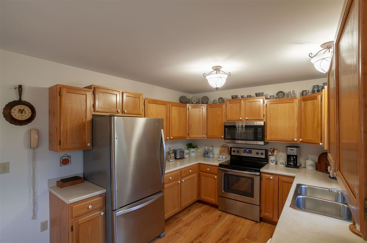 63 Dearborn Circle Walpole, NH 03608 - Photo 7 of 31