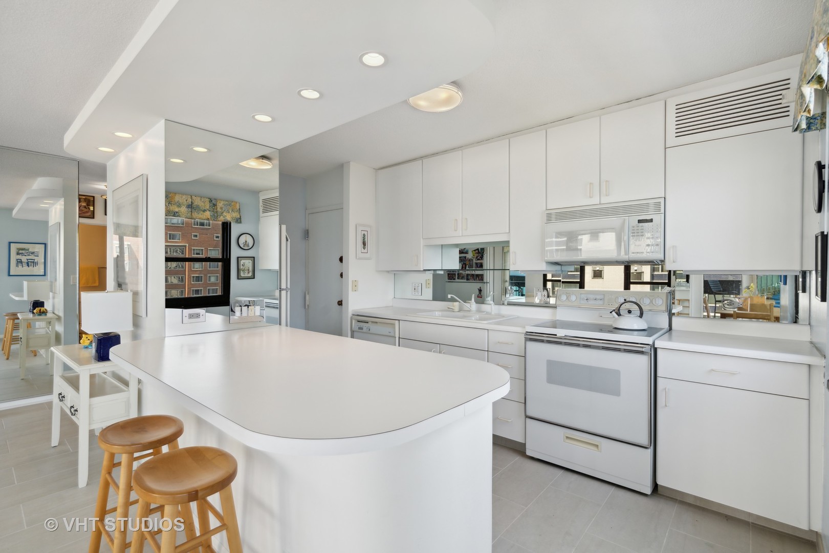 1313 North Ritchie Court, Unit 1905 Chicago, IL 60610 - Photo 7 of 21 Gallery Image 7