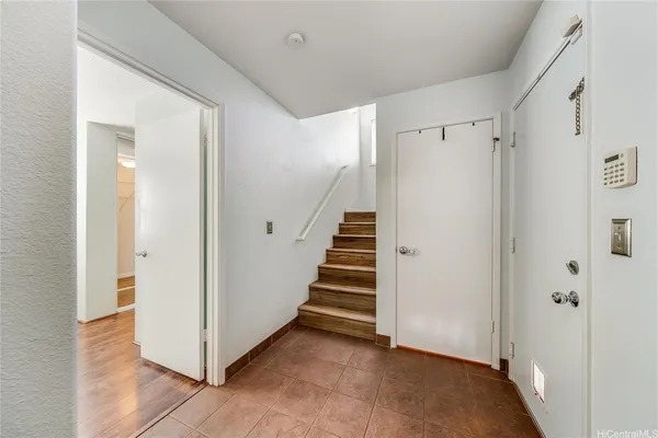 $4,000 | 94-1007 Halehau Street, Waipahu, HI 96797
