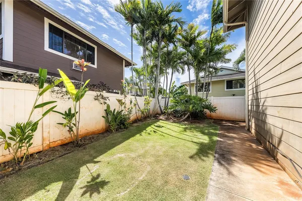 $4,000 | 94-1007 Halehau Street, Waipahu, HI 96797