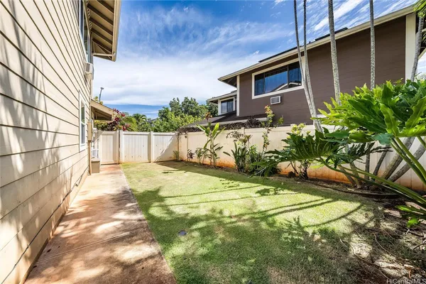 $4,000 | 94-1007 Halehau Street, Waipahu, HI 96797