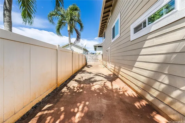 $4,000 | 94-1007 Halehau Street, Waipahu, HI 96797