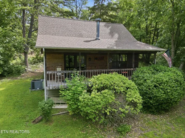 $370,000 | 3042 Crestview Court, Sevierville, TN 37863