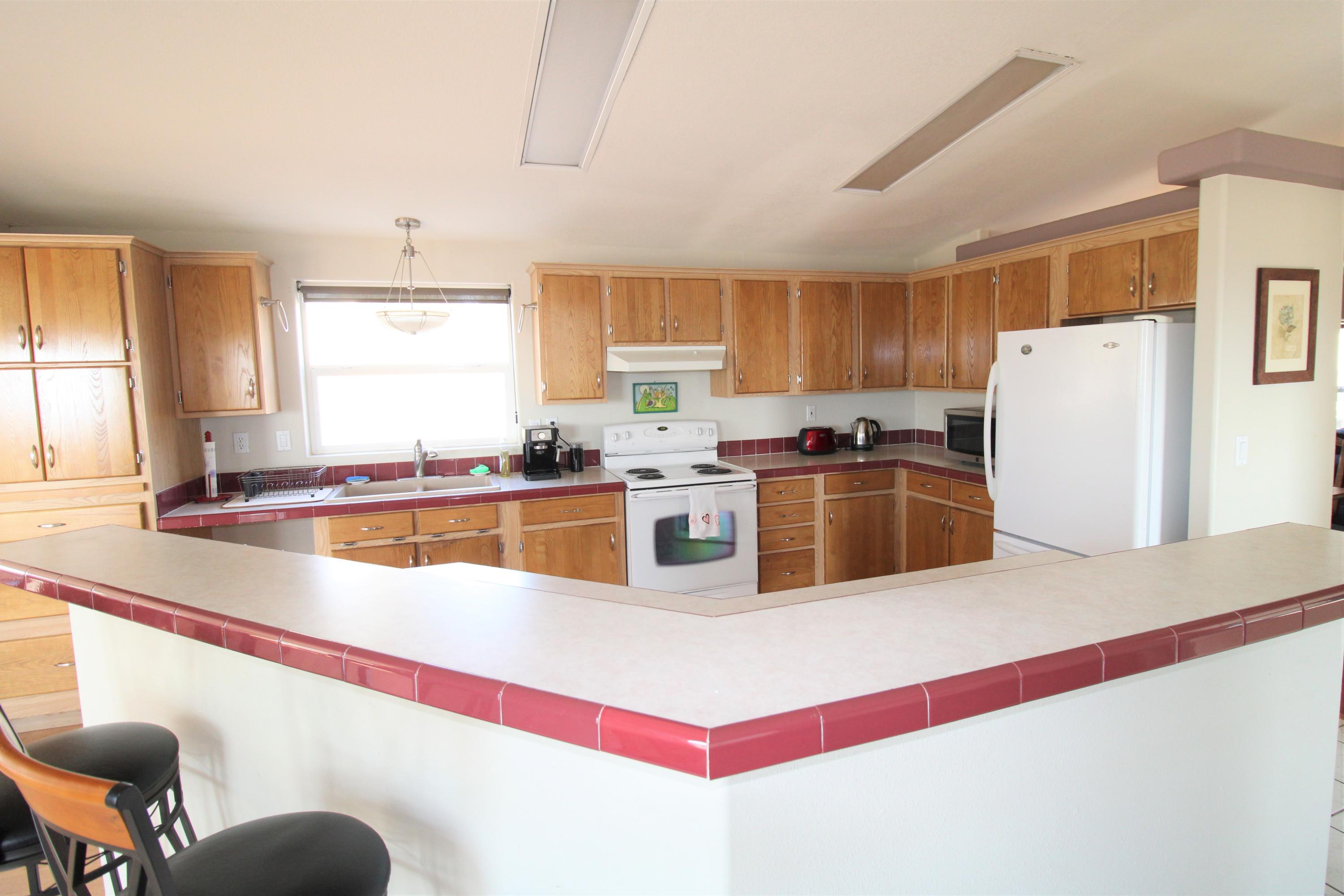 7571 Southeast Walther Loop Prineville, OR 97754 - Photo 11 of 38 Kitchen2