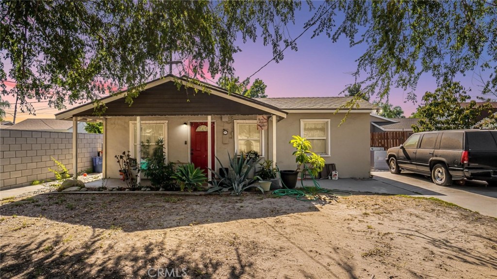 1962 Fairmount Boulevard Riverside, CA 92501 - Photo 1 of 1 a front view of a house with garden