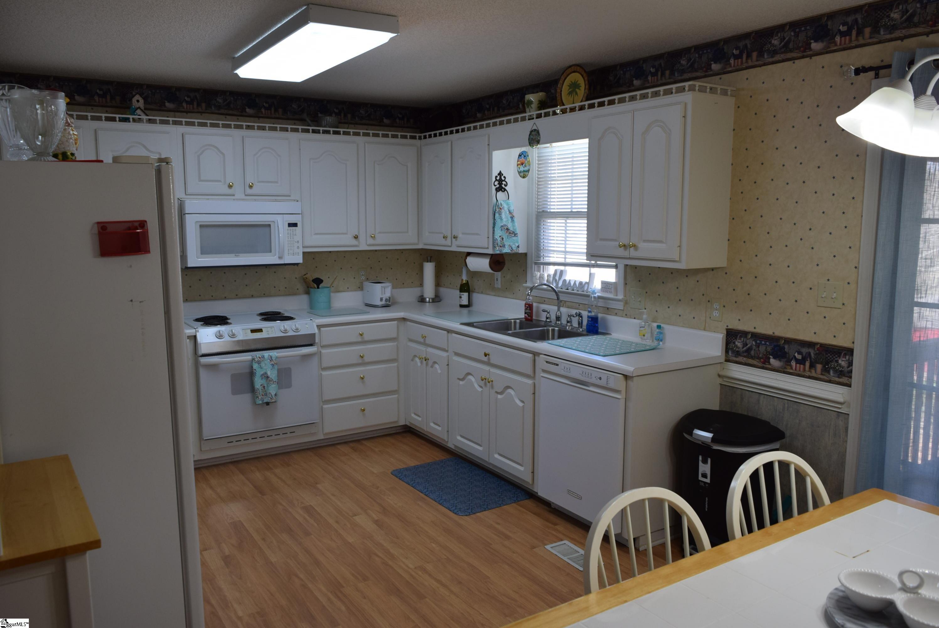 214 Crooked Tree Drive Inman, SC 29349 - Photo 8 of 28 Gallery Image 8