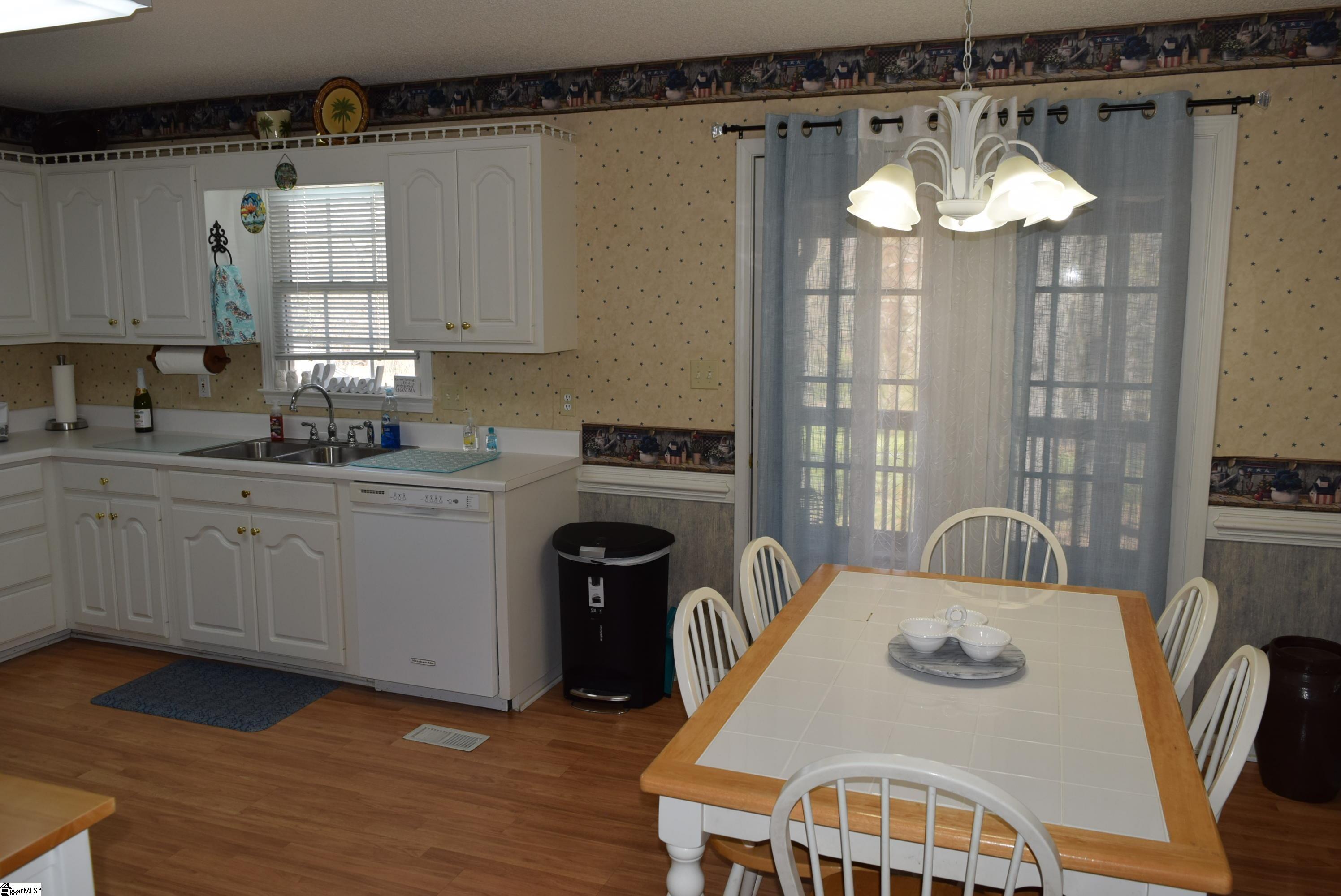 214 Crooked Tree Drive Inman, SC 29349 - Photo 9 of 28 Gallery Image 9