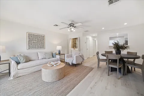 $215,000 | 2515 Bering Drive, Unit 11, Houston, TX 77057