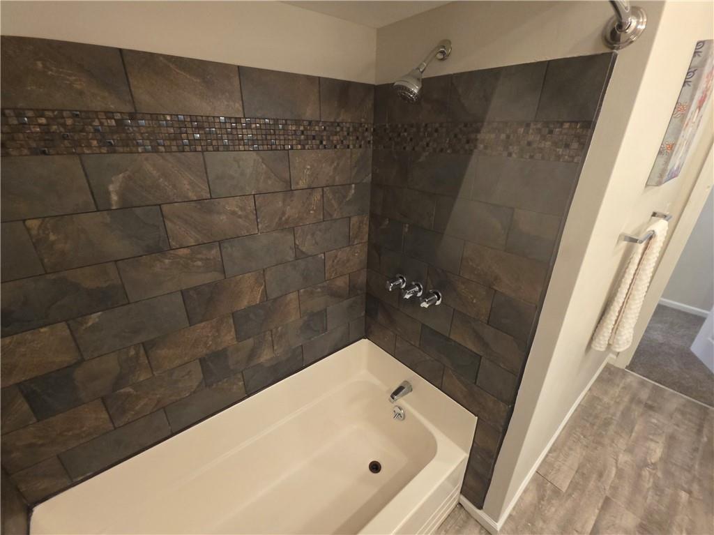 5232 Keystone Street Pittsburgh, PA 15201 - Photo 14 of 48 a bathroom with a bathtub